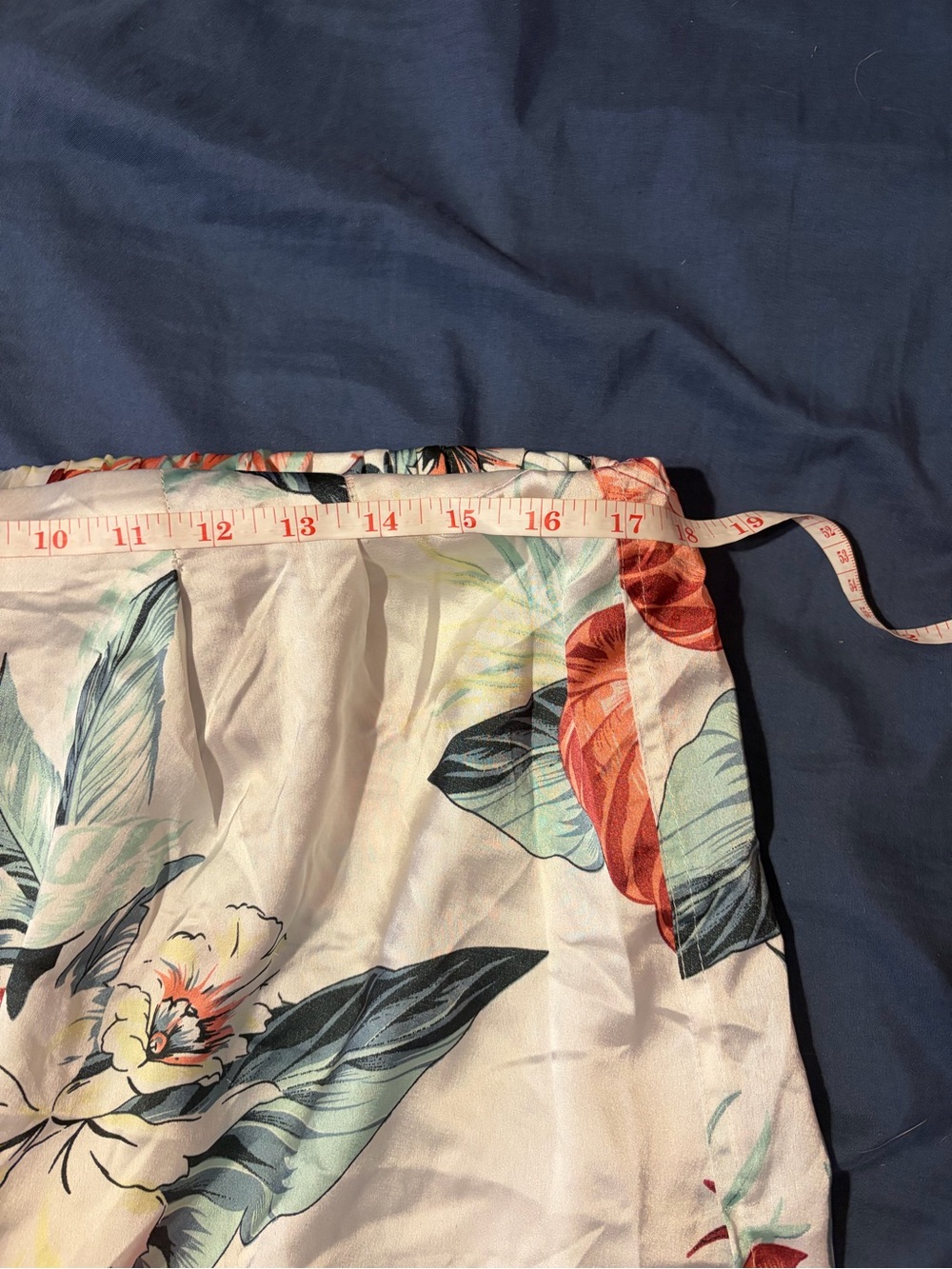 Boohoo White Tropical Print Wide-Leg Pants with Red Accent - Picture 3 of 4